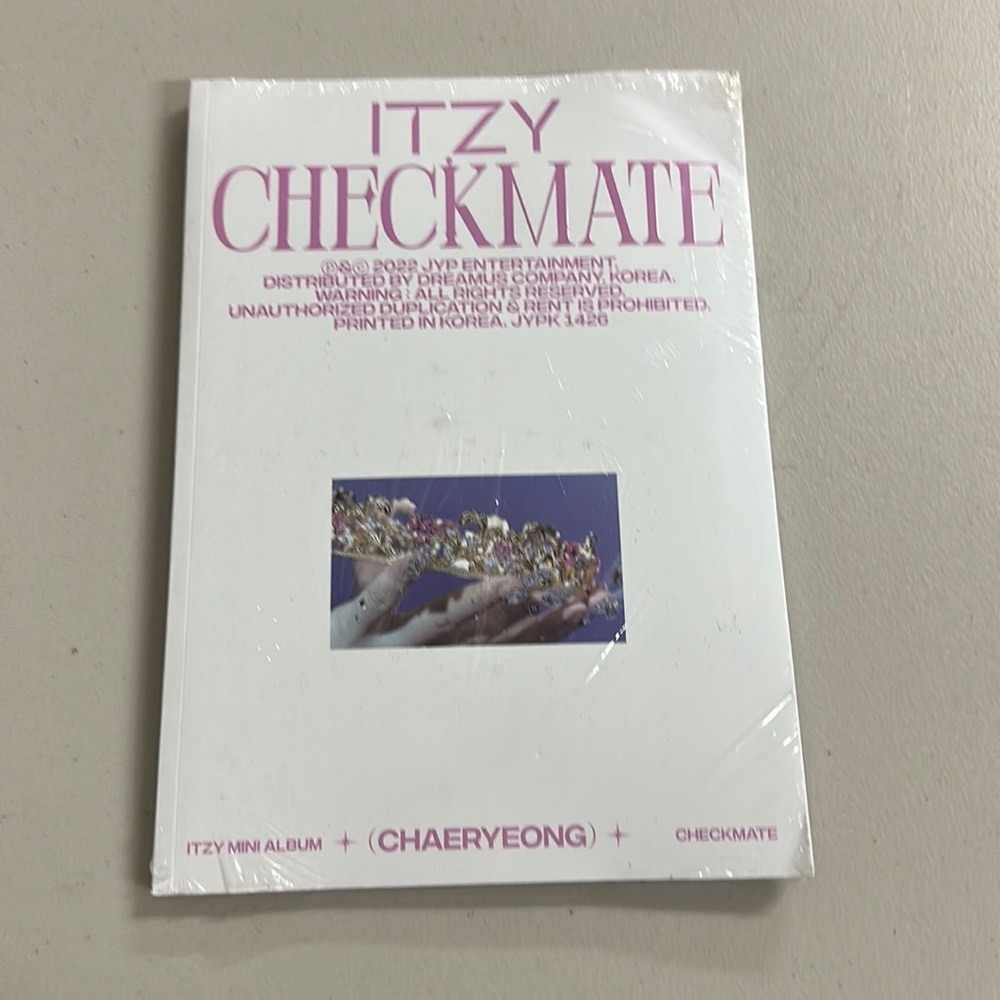 Itzy CheckMate - Itzy Mini Album- Version: LIA (2022, Target Exclusive, KPop)